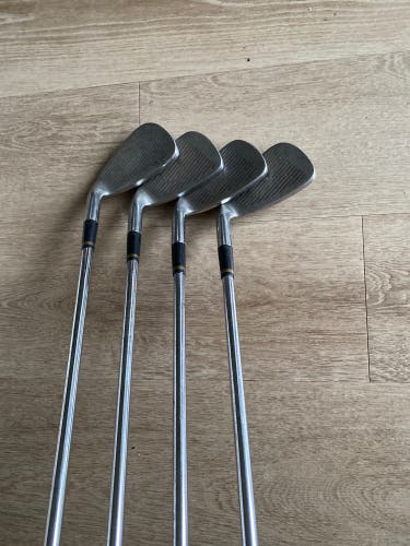 Men's Cobra King Cobra Oversize Right Handed Iron Set Stiff Flex (4 Clubs) #3 - #6 Steel Shaft (Used