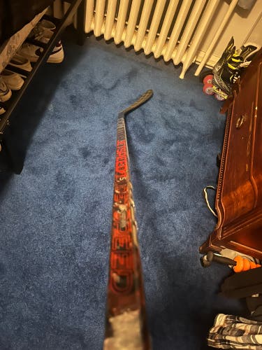 Intermediate CCM JetSpeed FT5 Right Handed Hockey Stick P28 (Used)