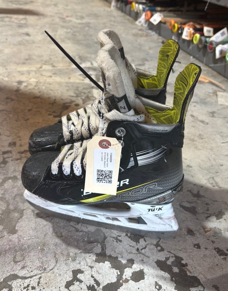 Used Junior Bauer Vapor X4 Hockey Skates Size 2