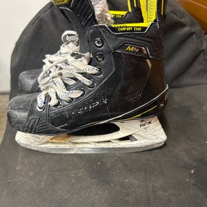 2022 Bauer Supreme M4 Hockey Skates Size 4.5 (Used)