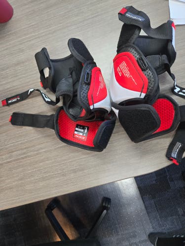 Senior Large CCM Ft4 Elbow Pads (Used)