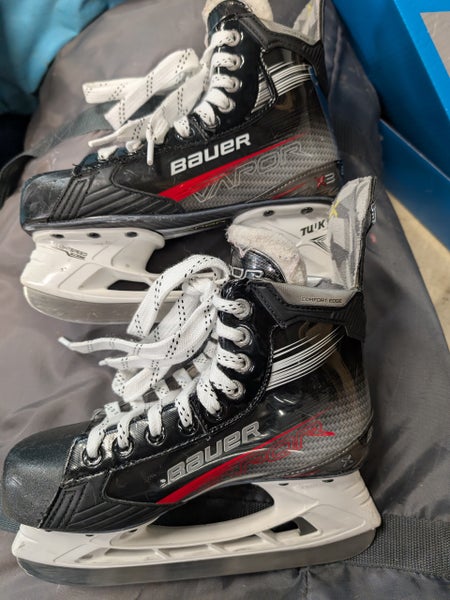 Bauer Vapor 3X Hockey Skates Size 4.5 (Used)
