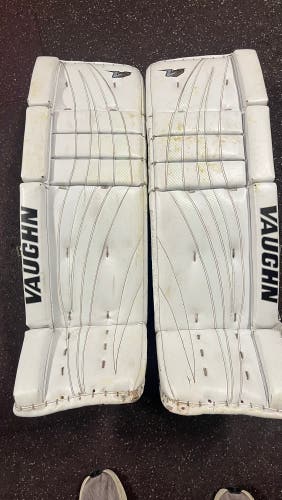 34" Vaughn Velocity V7 Goalie Leg Pads (Used)