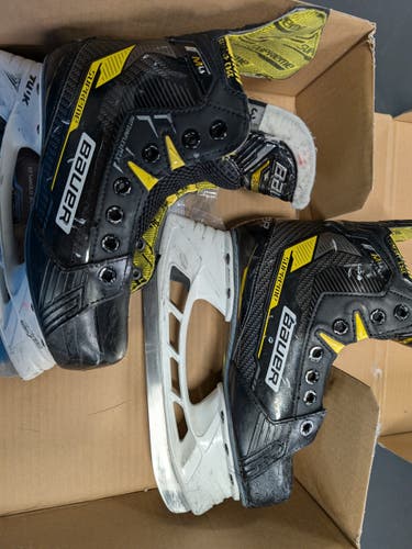 Bauer Supreme M4 Hockey Skates Extra Wide Width Size 3 (Used)