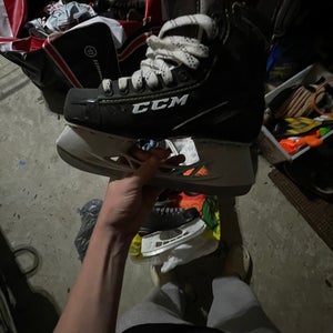 2020 CCM Super Tacks 9350 Hockey Skates Regular Width Pro Stock 6 (Used)