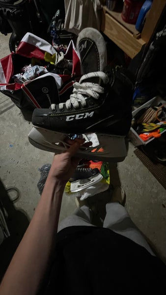 2020 CCM Super Tacks 9350 Hockey Skates Regular Width Pro Stock 6 (Used)