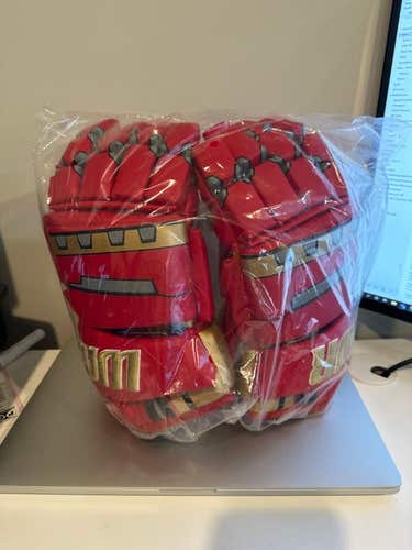 New Warrior 14" Pro Stock Alpha Pro Gloves Ironman Marvel