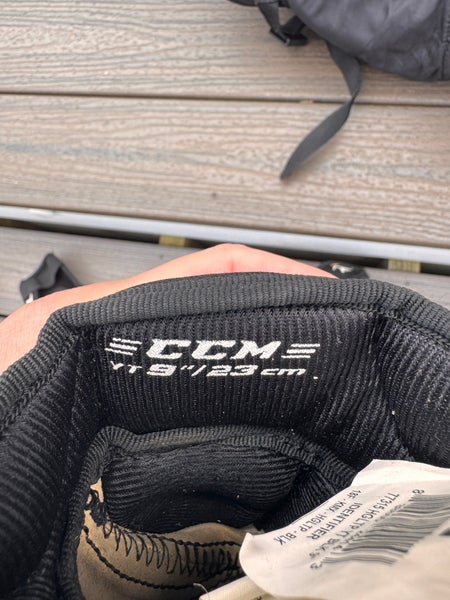 CCM Gloves 11" (Used)