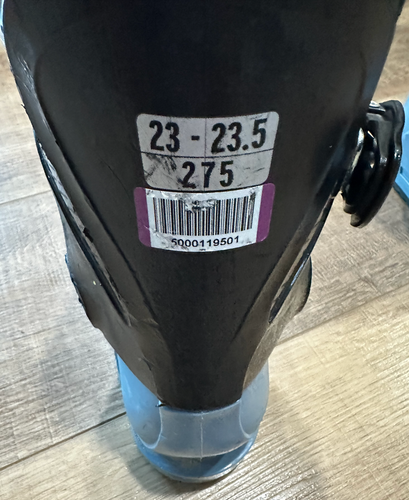 Mondo 23 & 23.5 Salomon All Mountain T3 rt Ski Boots Soft Flex