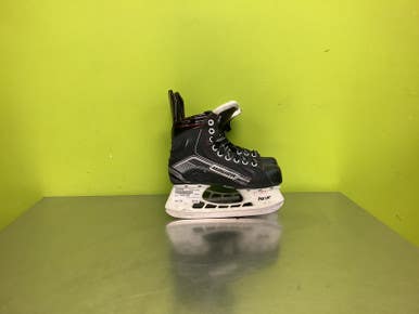Used Bauer VAPOR X300 Junior Hockey Skate Junior 03 11686-S000046686