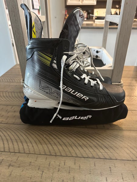 2023 Bauer Vapor Hyperlite 2 Hockey Skates Extra Wide Width 9.5 (Used)