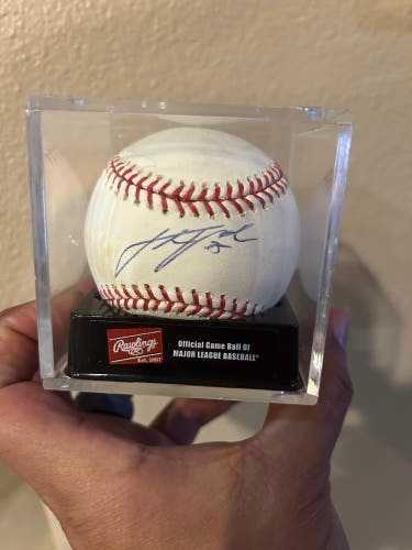 Autograph Baseball  by 3 TIMES CY YOUNG WINNER.    JUSTIN VERLANDER