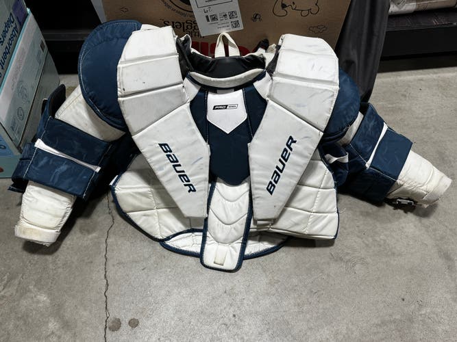 Large 2024 Bauer pro series Goalie Chest Protector Pro Stock (Used)