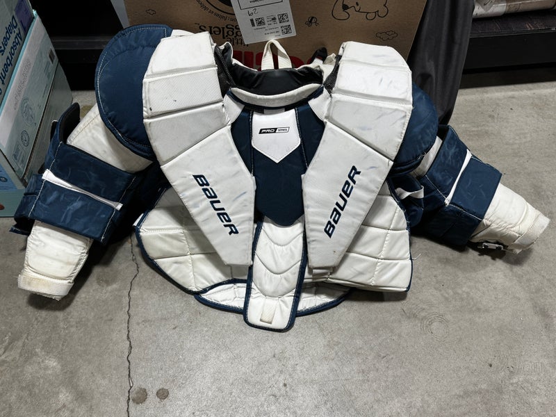 Large 2024 Bauer pro series Goalie Chest Protector Pro Stock (Used)