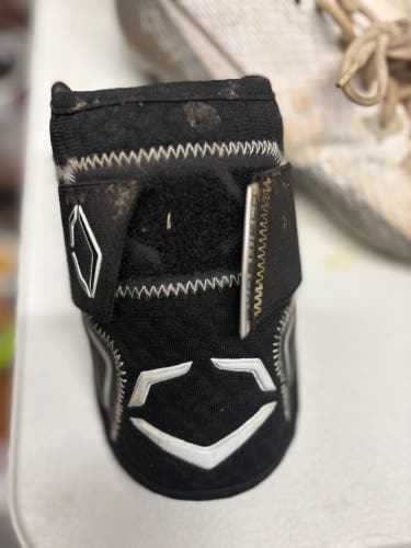 Black Junior EvoShield Elbow Guard Elbow Protection (Used)