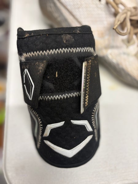 Black Junior EvoShield Elbow Guard Elbow Protection (Used)