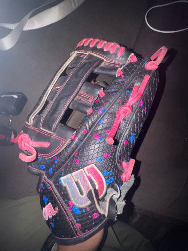 2024 **Limited Edition***Wilson A2000 Infield Baseball Glove 12" (Used)