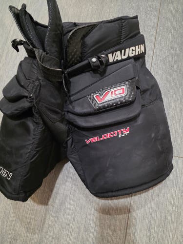 Medium Vaughn v10 Goalie Pants (Used)