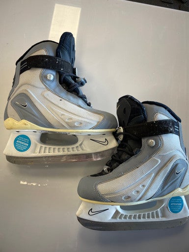 Used Nike NIKE SKATES 3W Girls Softboot Skate Carolina Blue Junior 03 11860-S000300221