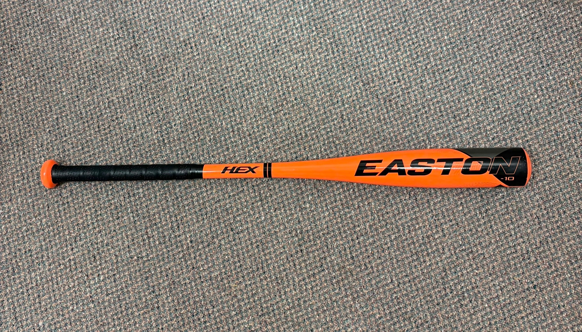 Batte Baseball Jeune Easton Hex 28 Pouces 18oz – Noir Et Orange – Modèle YBM18HEX