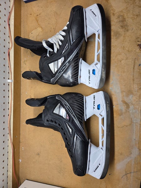 True Pro Custom Hockey Skates Regular Width Pro Stock 8 (Used)