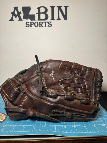 Mizuno Supreme RH Softball Glove 12.5" (Used)