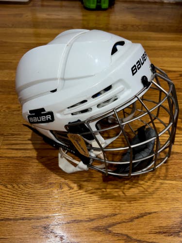 Small Bauer 7500 Helmet (New)