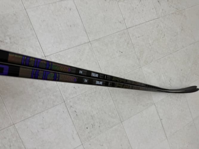 Intermediate Right Handed Hockey Stick P28 (Used)