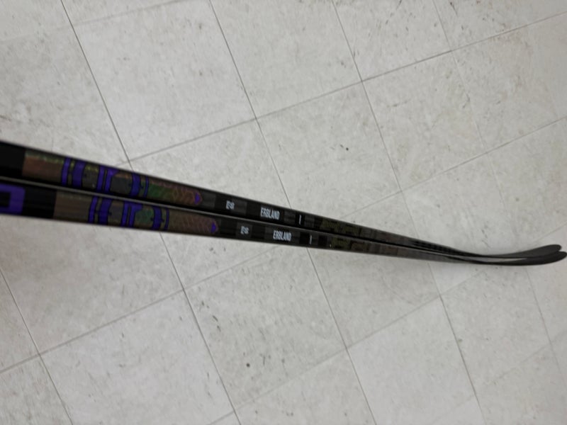 Intermediate Right Handed Hockey Stick P28 (Used)