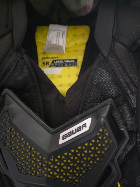 Men's Large Senior Bauer Supreme 3S Shoulder Pads (New)