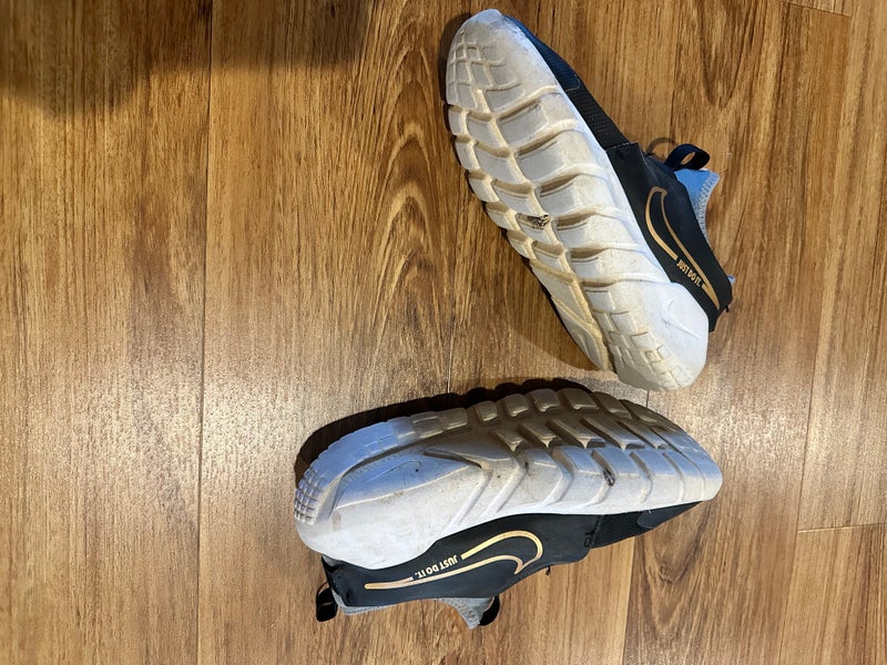 Unisex Youth 5Y (Big Kids / Youth) Nike (Used)