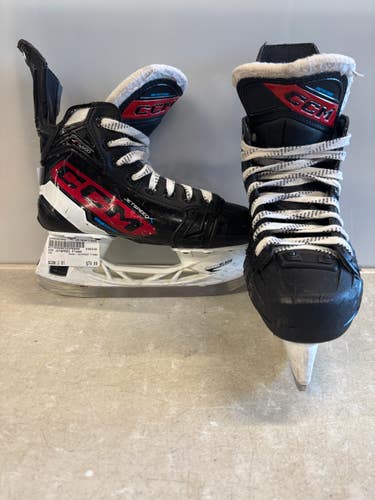 Used CCM JETSPEED FT680 Junior Hockey Skate Junior 01 11858-S000082040