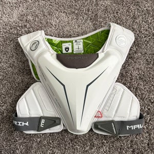 Medium Adult Maverik M5 Speed Pad Shoulder Pads (Used)