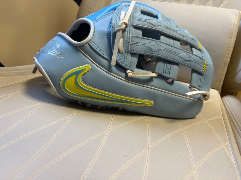 Nike RH Outfield Baseball Glove 12.75" (New)