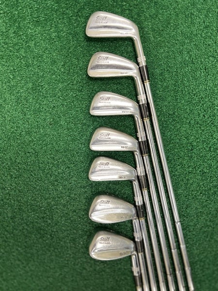 Wilson Staff FG 17 Blade Iron Set 3-9 Iron Men's Right Hand Regular Flex Steel