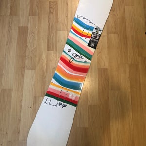 2023 Women's 142cm GNU B-Nice Snowboard Without Bindings New)