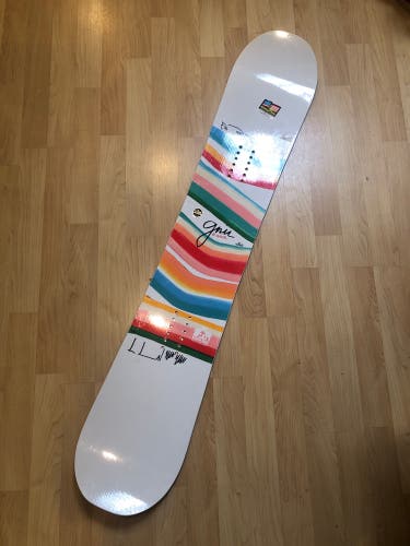 2023 Women's 145cm GNU B-Nice Snowboard Without Bindings New)