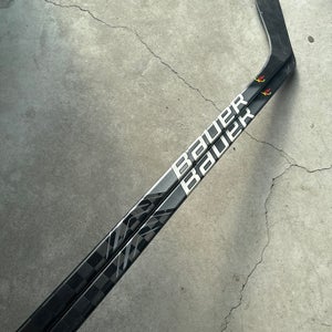 2 Pack P28 82 Flex Senior Bauer Vapor Flylite Left Hand Hockey Stick Pro Stock New