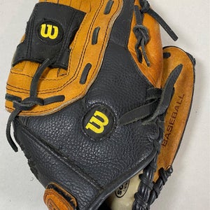 Wilson A2451 RH Baseball Glove 11"