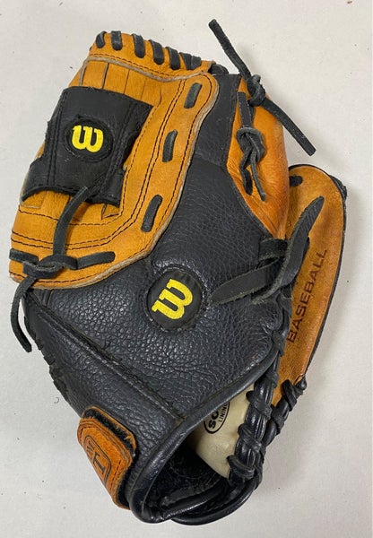 Wilson A2451 RH Baseball Glove 11"