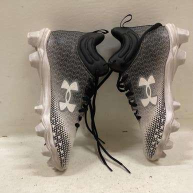 Used Under Armour Jr FB Cleats Black And White Junior 04.5 11725-S000493398
