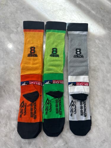 New! The Ski De feet ski socks Fuxi logo - 3 large