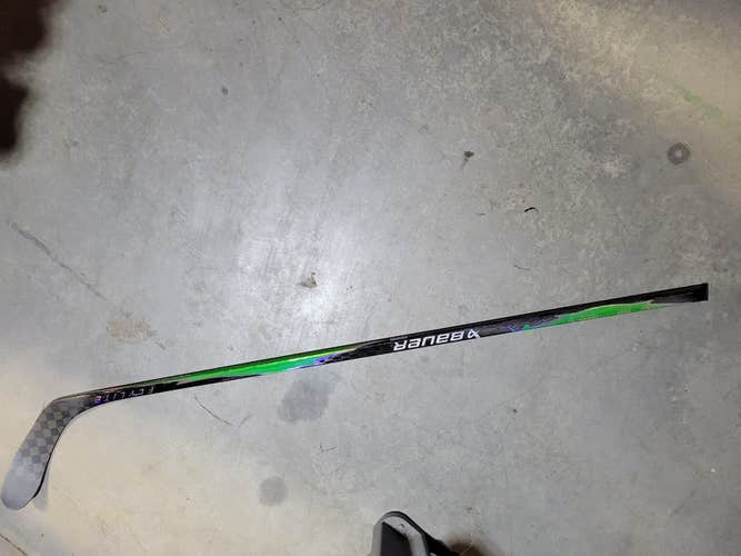 Intermediate green Bauer Vapor FlyLite Left Hand Hockey Stick P28