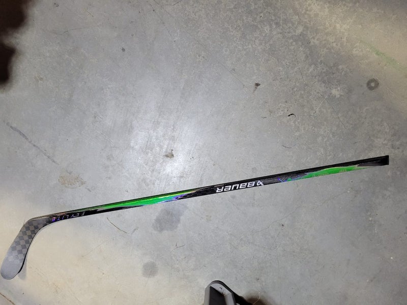 Intermediate green Bauer Vapor FlyLite Left Hand Hockey Stick P28