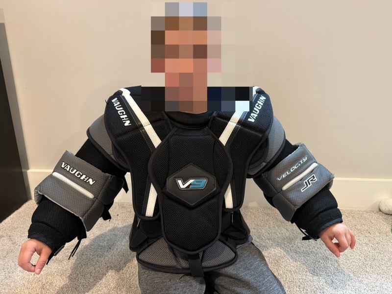 Small / Medium Vaughn Velocity V9 Goalie Chest Protector (Used)