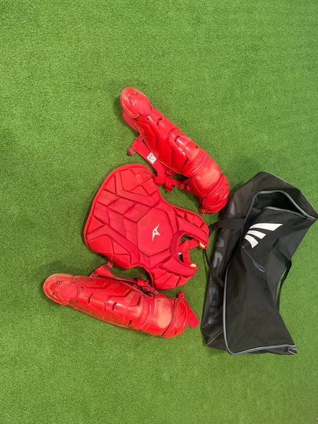 All star catchers set with Easton bag. Lightly used