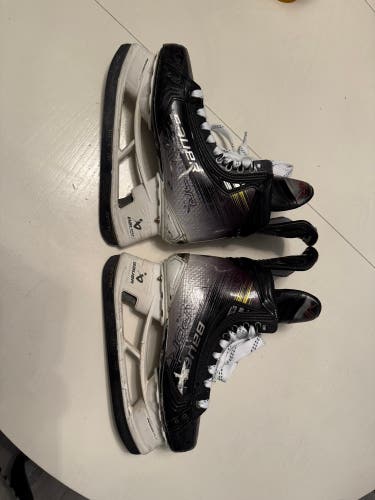 2023 Bauer Vapor Hyperlite 2 Hockey Skates 6.5 (Used)