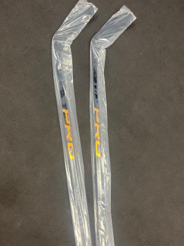 Senior PRO Right Handed Hockey Stick Two pack P86 RH Tapered Handle Gloss Blade