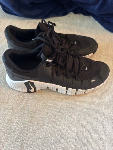 Black Men's Size 13.0 (W 14.0) Adult Nike Metcon Shoes (Used)