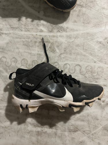 Black Men's 6Y (Big Kids / Youth) Nike Trout High Top (Used)